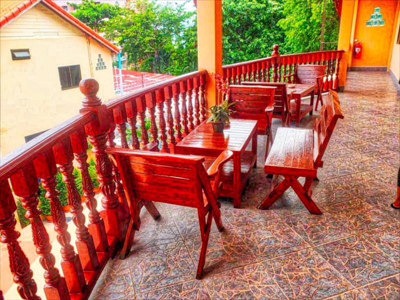 Phratamnak Inn - 100 meter from Beach Pattaya Exterior foto