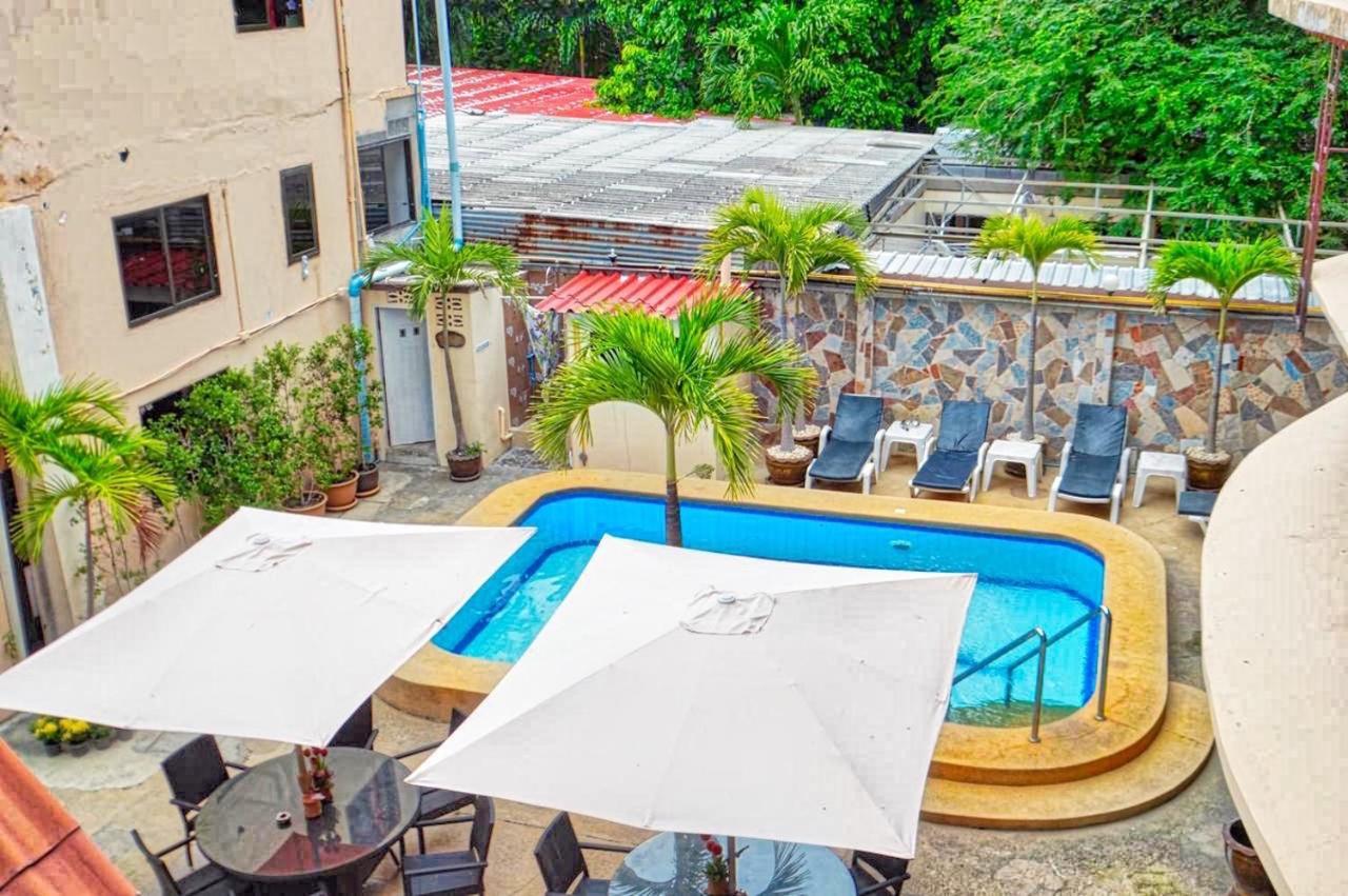Phratamnak Inn - 100 meter from Beach Pattaya Exterior foto